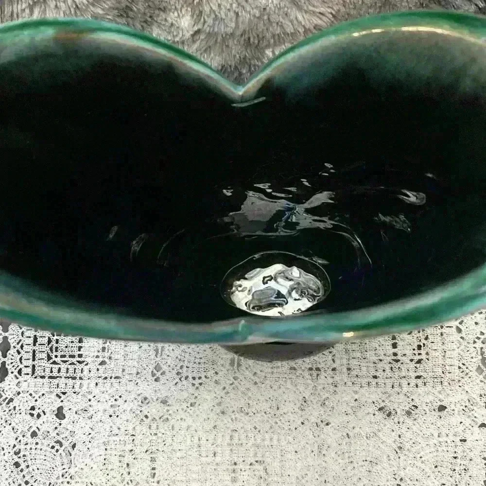 Vintage Blue Mountain Pottery BMP Large Open Leaf  Style Vase, Green Glaze - Picture 6 of 16